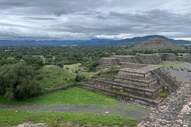 Pyramids of Teotihuacan and Basilica of Guadalupe / Small Groups - What the archaeology guide adds