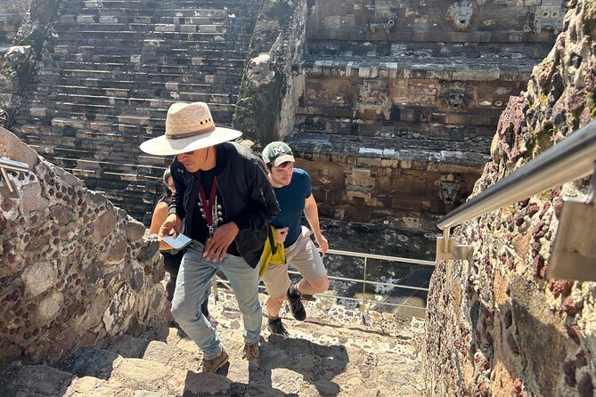 Pyramids of Teotihuacan and restaurant la Gruta (Original) - Practical details, price, and cancellation