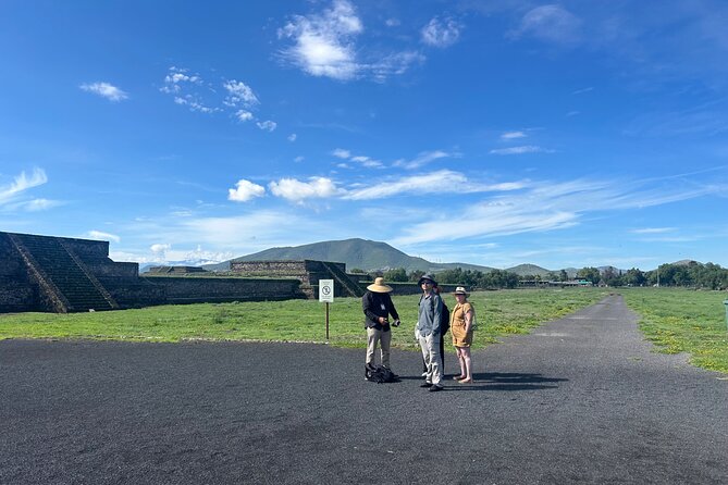 Pyramids of Teotihuacan Dawn (Tequila and Mezcal Tasting) - Tequila, mezcal, pulque, and handmade crafts