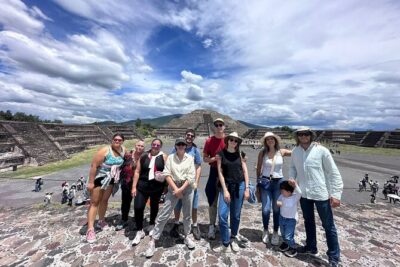 Pyramids of Teotihuacan without traps for tourists morning or afternoon - The drive from Mexico City and the practical stop