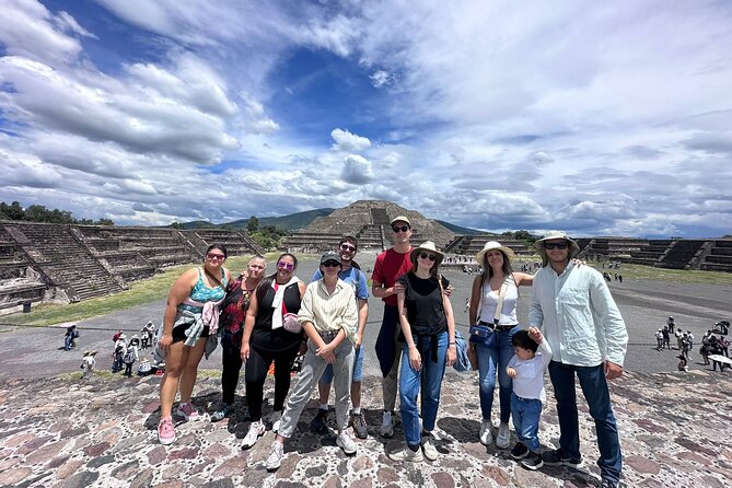 Pyramids of Teotihuacan without traps for tourists morning or afternoon - The drive from Mexico City and the practical stop
