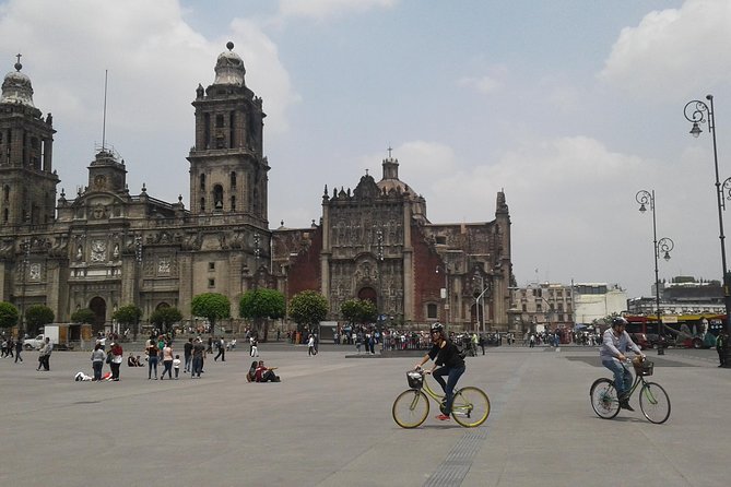 Ride Mexico City Historic Center, highlights w/ taco stop - The Revolution Monument and the final food break