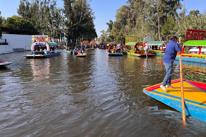 Riding Boats +Warm Mex Food+ Frida Kahlo's neighborhood (private) - What you see around Frida Kahlo’s Coyoacán