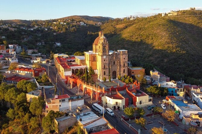 San Miguel de Allende & Queretaro Tour from Mexico City - San Miguel de Allende: four hours among churches and crafts