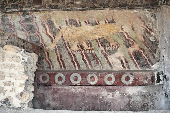 Small Group: Teotihuacan Pyramids and Shrine of Guadalupe from Mexico City - Should you book the Teotihuacan and Guadalupe tour?
