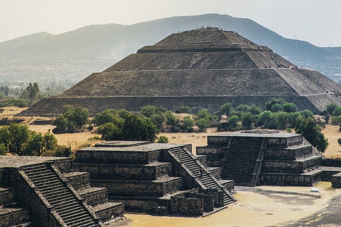 Small VIP Group: Teotihuacan Pyramids and Shrine of Guadalupe with lunch - Teotihuacan first, Guadalupe afterward