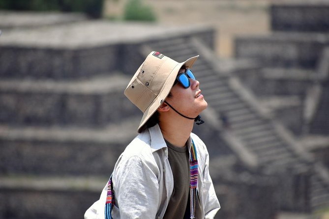 Small VIP Group: Teotihuacan Pyramids and Shrine of Guadalupe with lunch - Walking the Avenue of the Dead
