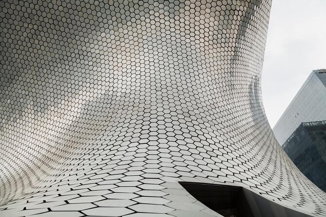 Soumaya Museum Tour ‐ Small Groups - Why Soumaya works best with a guide