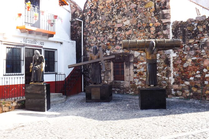 Taxco and Cuernavaca Day Trip - Cuernavaca Cathedral: 45 minutes with old walls and painted scenes