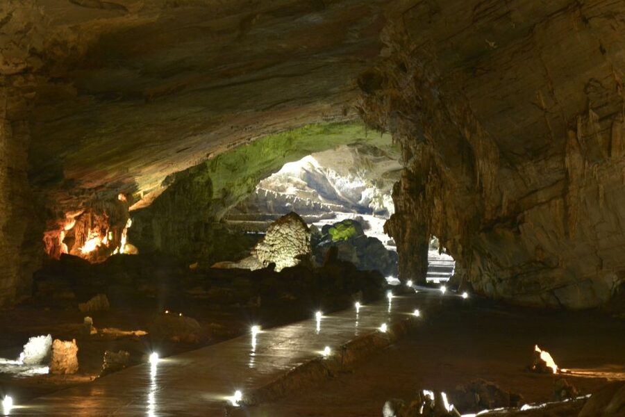 Taxco, Cacahuamilpa Caves and Cuernavaca Full-Day Tour - The silver workshop, a useful stop with a catch