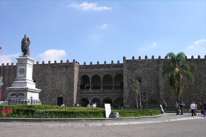 Taxco the silver town with stop in Cuernavaca - Walking Taxco’s steep streets