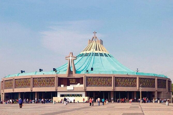 Teotihuacan and Basilica of Guadalupe with mezcal, tequila & handcrafts - Following the Avenue of the Dead at Teotihuacan