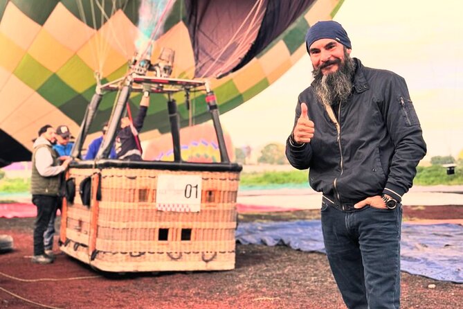 Teotihuacan balloon flight with cave breakfast + pyramids - The Globeport start and the 30 to 50 minute flight