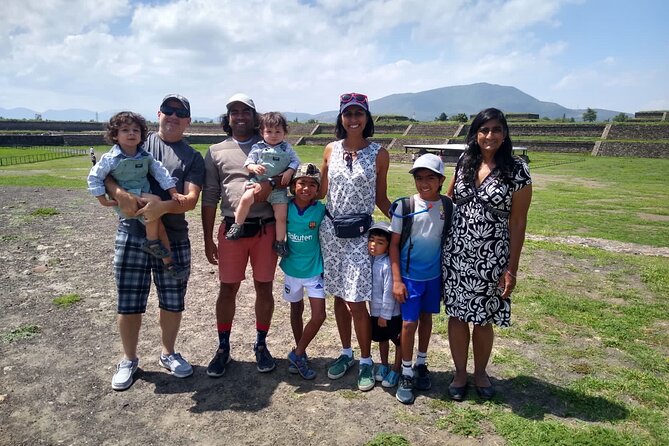 Teotihuacan + Basilica + Tlatelolco SHARED. - What the guides add to the day