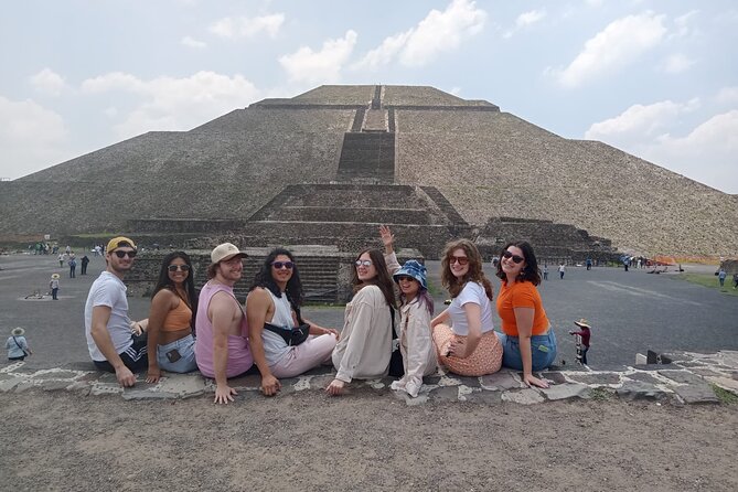 Teotihuacan + Basilica + Tlatelolco SHARED. - Three hours among the pyramids of Teotihuacan