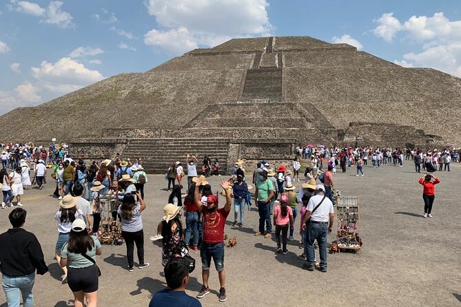 Teotihuacan Express with pick-up in Mexico City - Meeting at the Angel of Independence at 8 a.m.