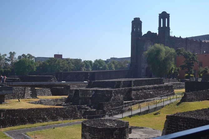 Teotihuacan & Guadalupe Shrine + Xochimilco, Coyoacán & Frida Kahlo Combo Tour - Shopping stops, meals, and the parts to watch