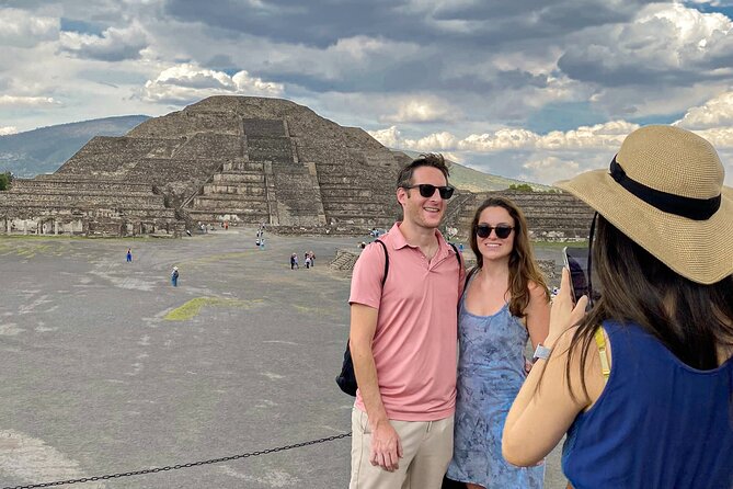 Teotihuacán Guided Tour - Guides who bring the stones to life