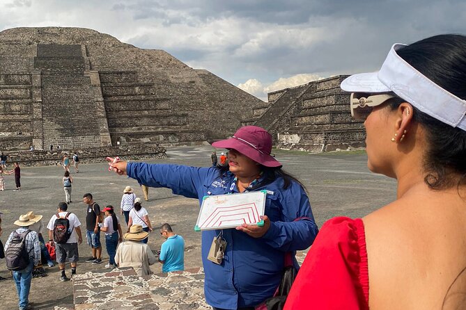 Teotihuacán Guided Tour - Entering through the archaeological zone