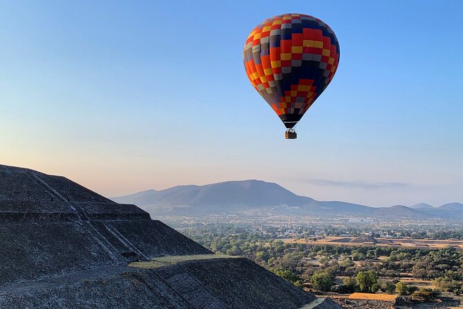 Teotihuacan Hot Air Balloon Flight from Mexico City / Volare - Thirty to fifty minutes above the Teotihuacan Valley