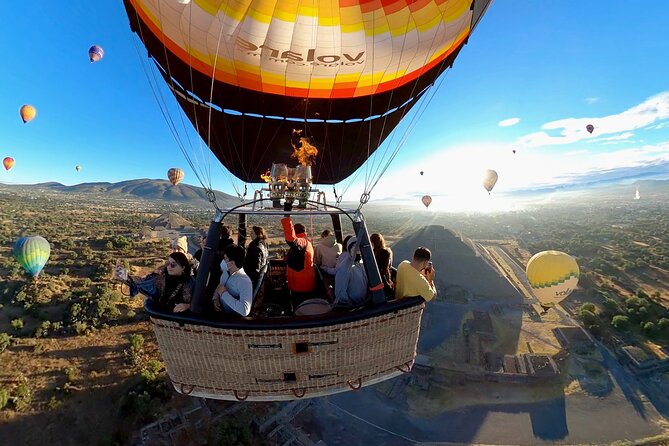 Teotihuacan Hot Air Balloon Flight from Mexico City / Volare - Coffee, balloons, and the wait before takeoff