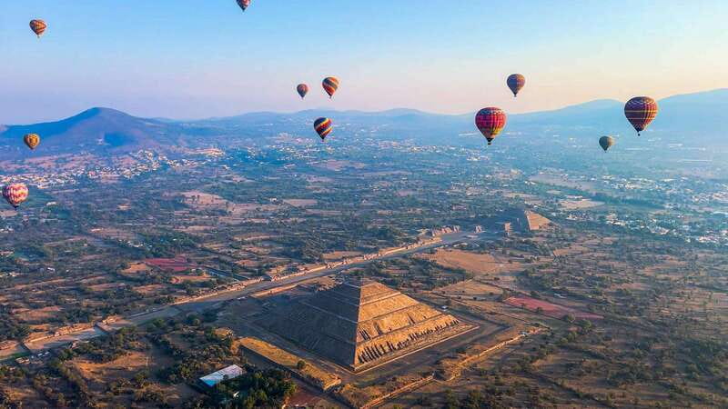 Teotihuacan: Hot Air Balloon Ride with Breakfast & Transport - Landing, toast, and the photo stop