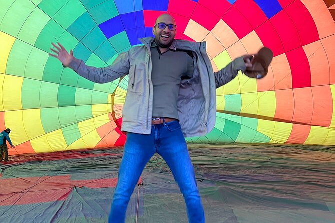 Teotihuacán in a hot air balloon with Transportation from CDMX - The traditional toast and flight certificate