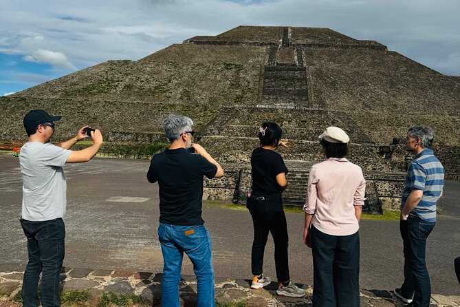Teotihuacan Morning Tour Explore without Crowds - The Pyramid of the Sun and the scale of Teotihuacan