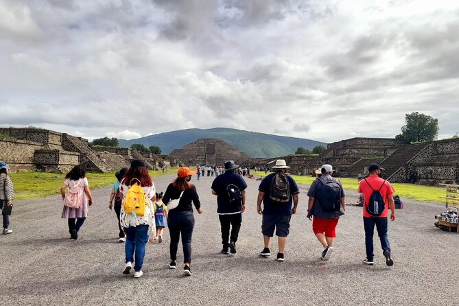 Teotihuacan Private Family Tour from your accommodation - The Pyramid of the Sun and Pyramid of the Moon