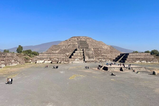 Teotihuacan: Pyramids, Caves & Culinary Experience - Agave, minerals, and a relaxed shopping stop