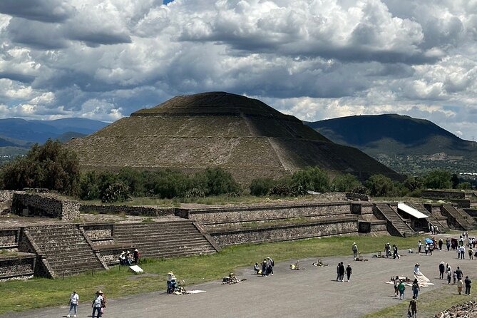Teotihuacan Pyramids Private Tour from Mexico City - Quetzalpapálotl Palace and the Pillared Courtyard
