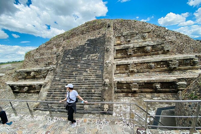 Teotihuacan Pyramids Tour from Mexico City - Lunch in San Juan Teotihuacán