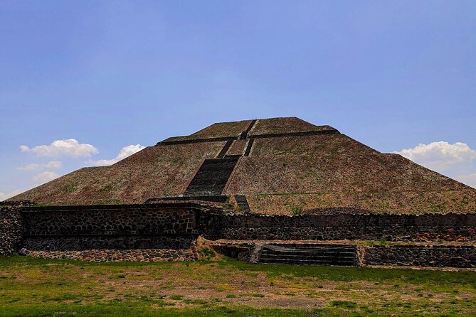 Teotihuacán Pyramids Tour, Guadalupe Sanctuary and 3 cultures - Why this day works for first-time Mexico City visitors