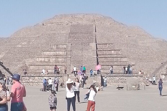 Teotihuacan Pyramids Tour with Pickup from your hotel in CDMX - The road to Teotihuacan can set the pace