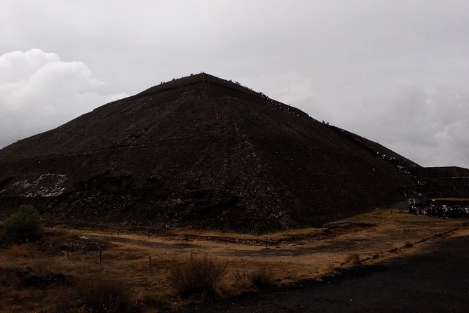 Teotihuacan Pyramids tour - Walking through Teotihuacan’s main ceremonial area