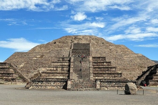 Teotihuacan, Shrine of Guadalupe & Tlatelolco - Guadalupe and the story of Juan Diego
