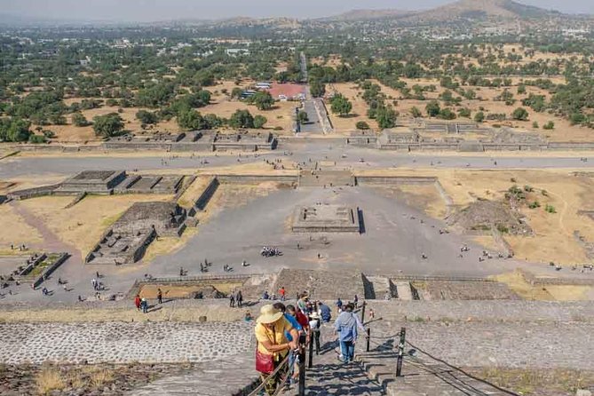 Teotihuacan, Shrine of Guadalupe & Tlatelolco Day Tour - The Guadalupe Basilica and Mexico’s most famous shrine