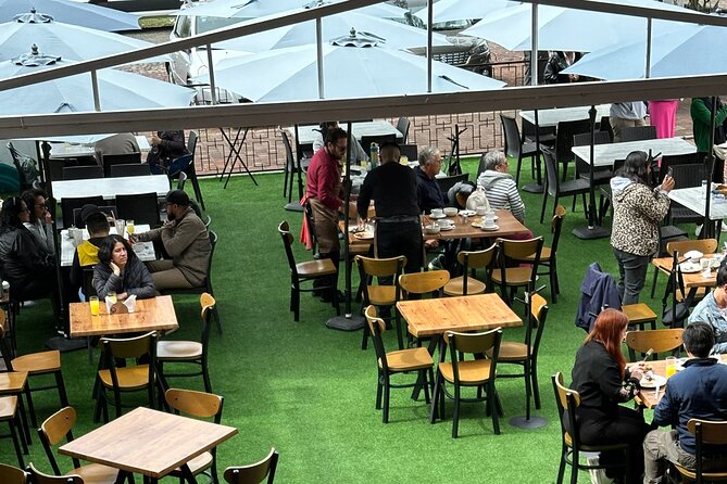 Teotihuacan Tour from Mexico City - Lunch and live entertainment at Restaurante Huehueteotl