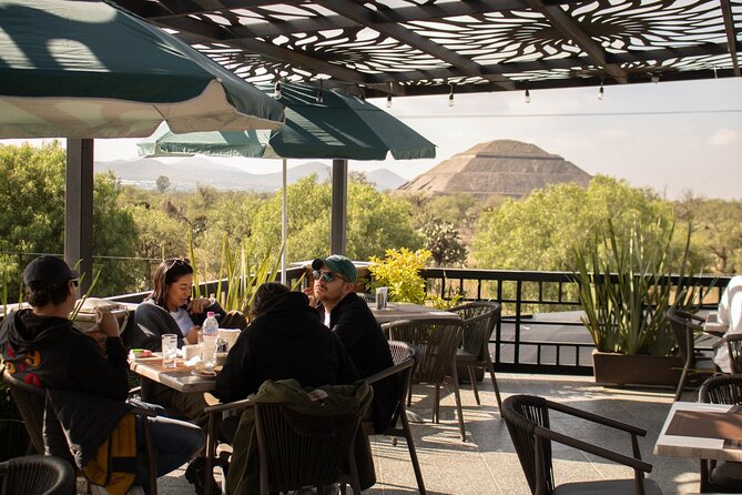 Teotihuacan Tour with Pickup Included - Obsidian, maguey, and regional drinks