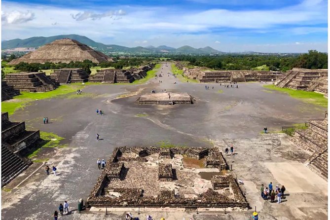 Teotihuacan Tour with Transportation & Food (PRIVATE OPTION) - Pickup from Mexico City and the drive north