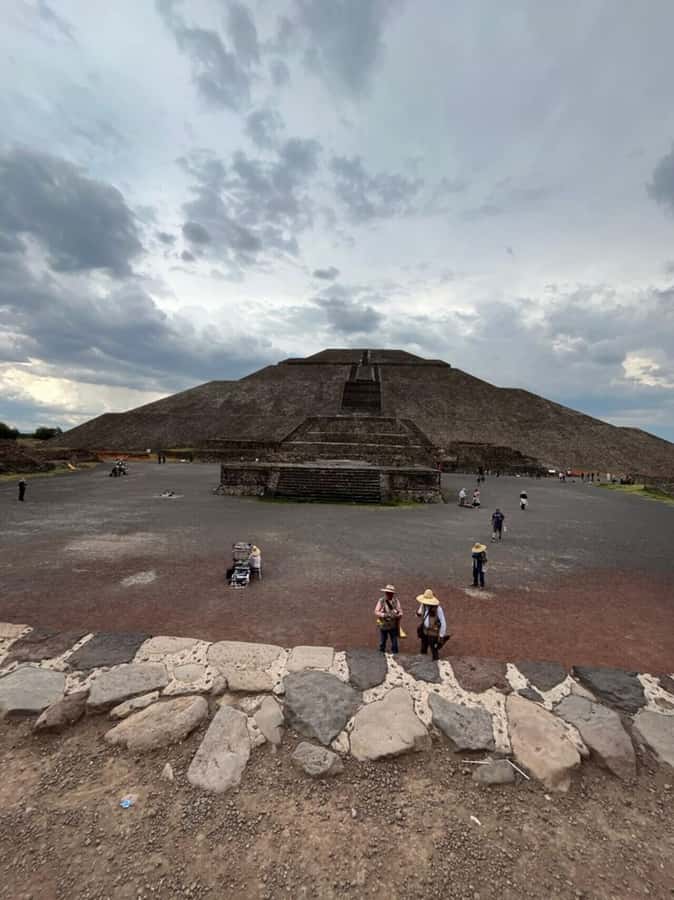 Teotihuacan VIP: Tour of the pyramids and Basilica of Guadalupe, tourist areas - Why this tour works as a Mexico City day trip