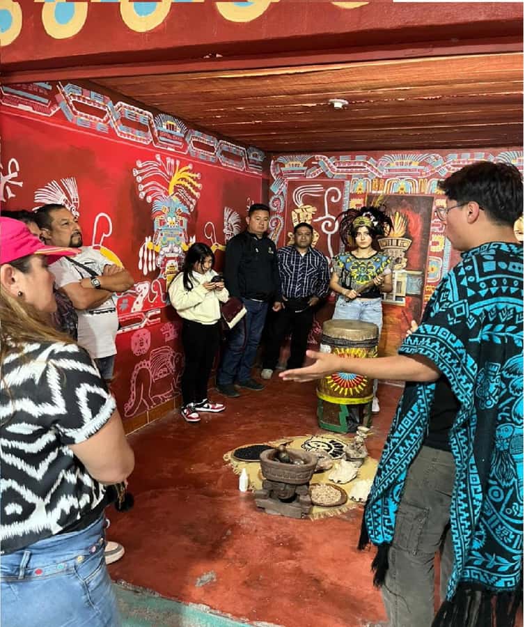 Teotihuacan VIP: Tour of the pyramids and Basilica of Guadalupe, tourist areas - Lunch, the visitor center, and the pace of the route