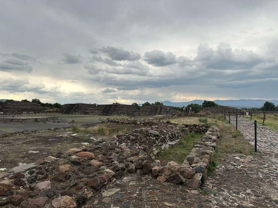 Teotihuacan VIP: Tour of the pyramids and Basilica of Guadalupe, tourist areas - Basilica of Guadalupe: a very different final stop