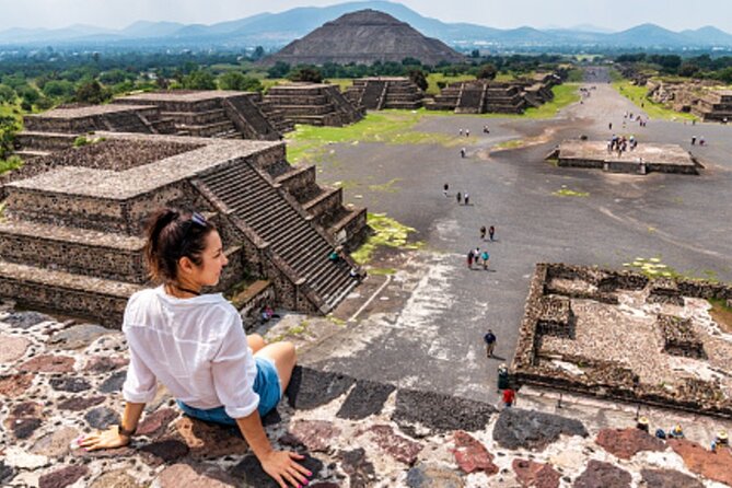 TEOTIHUACAN with a certified local guide -PRIVATE & SHARED OPTION - Meeting near Gate 4 and planning your arrival