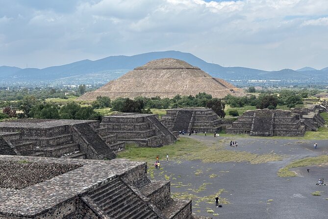 Teotihuacan without obligatory stops. No shops or restaurants. - The Citadel and Temple of Quetzalcoatl