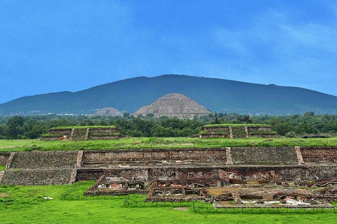 Teotihuacan without obligatory stops. No shops or restaurants. - How much guiding will you receive?