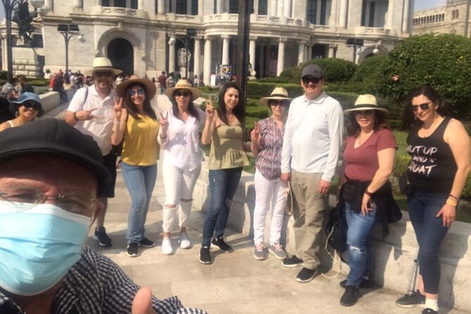 The best and most complete PRIVATE CITY TOUR through the Historic Center - Palacio de Bellas Artes, where styles meet