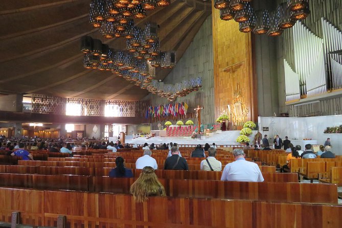 Tour Basilica de Guadalupe and Pyramids of Teotihuacan - Hotel pickup and group arrangements