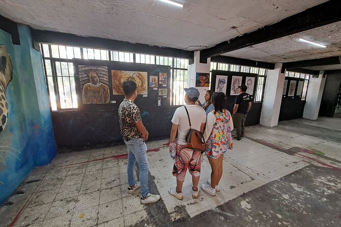 Tour Evolution of Muralism paints your Grafiti - Public transportation is part of the experience