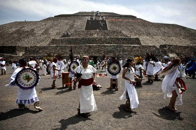 Tour Teotihuacan and Guadalupano Sanctuary - The Guadalupe Basilica at the foot of Tepeyac Hill
